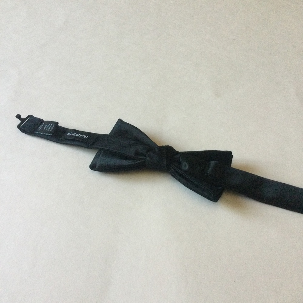 NORDSTROM MENS SILK SATIN PRE-TIED BOW TIE BLACK NWOT - Picture 9 of 13